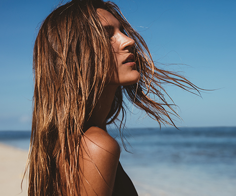 ¿Cómo recuperar el pelo dañado después del verano? - UMAI Body and World